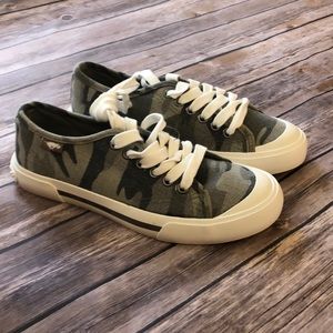 The perfect camo sneaker